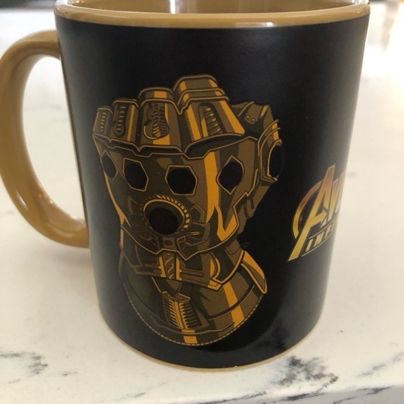 Marvel Comics Avengers - Infinity Wars Gauntlet Heat Change Ceramic Mug - Picture 5 of 9
